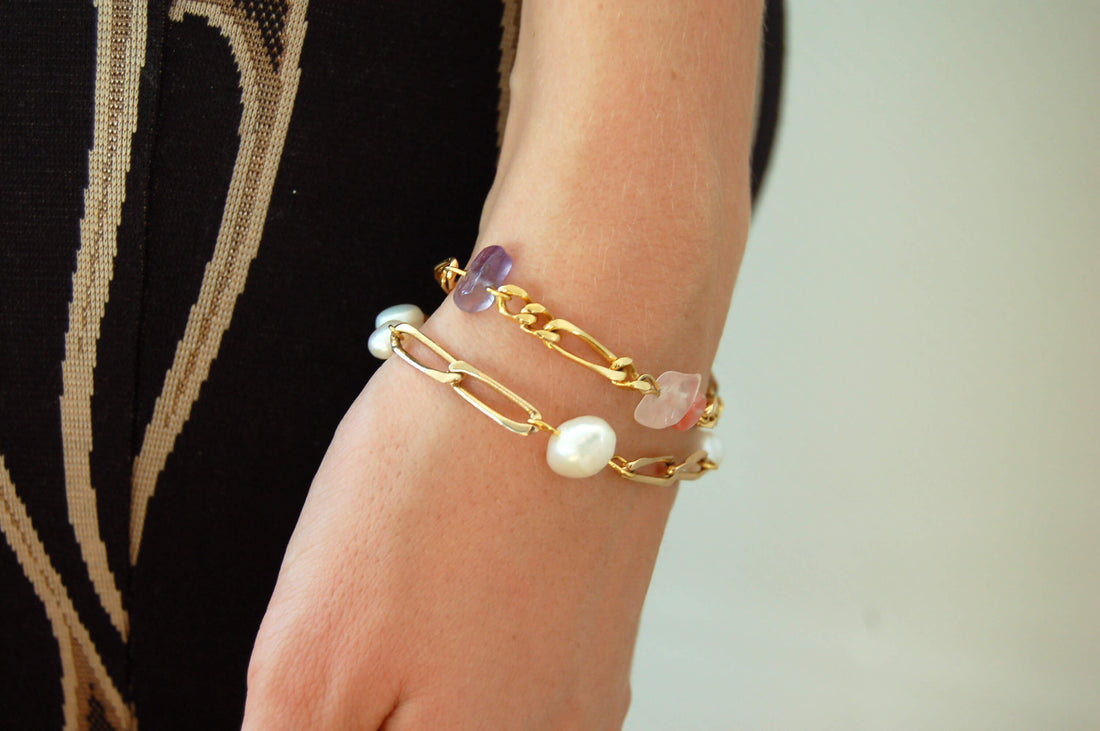 Upcycled bracelet decorated with pearls